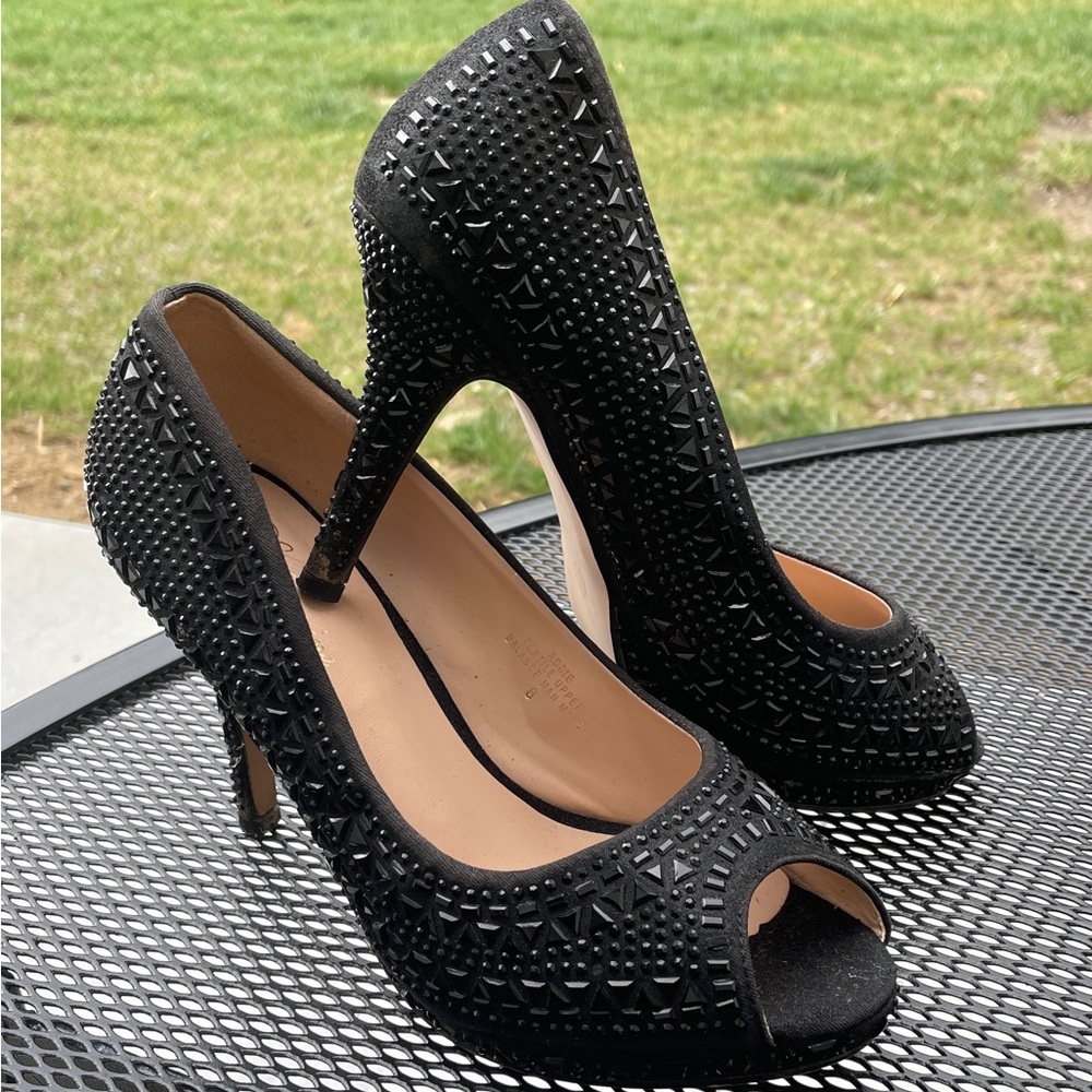 L Lorraine Pumps